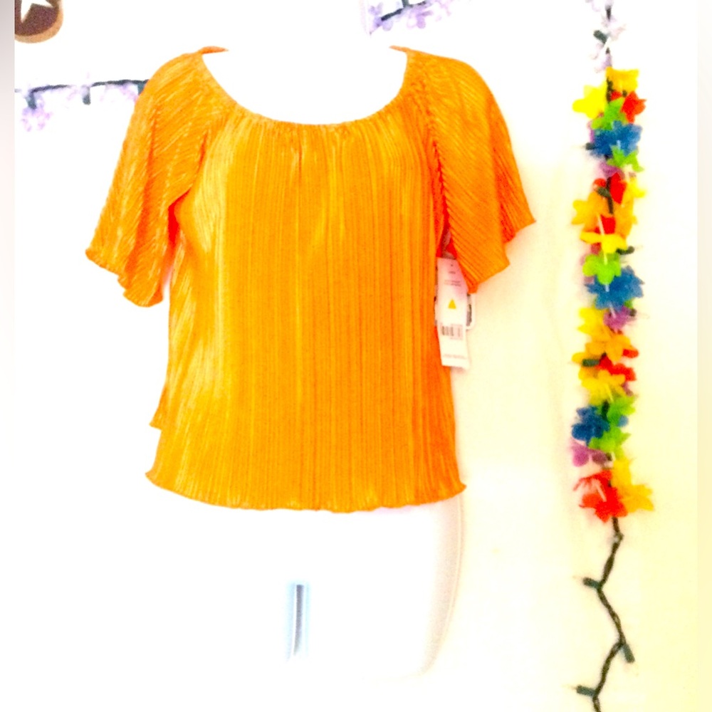 Womens just be off the shoulder blouse. New med .